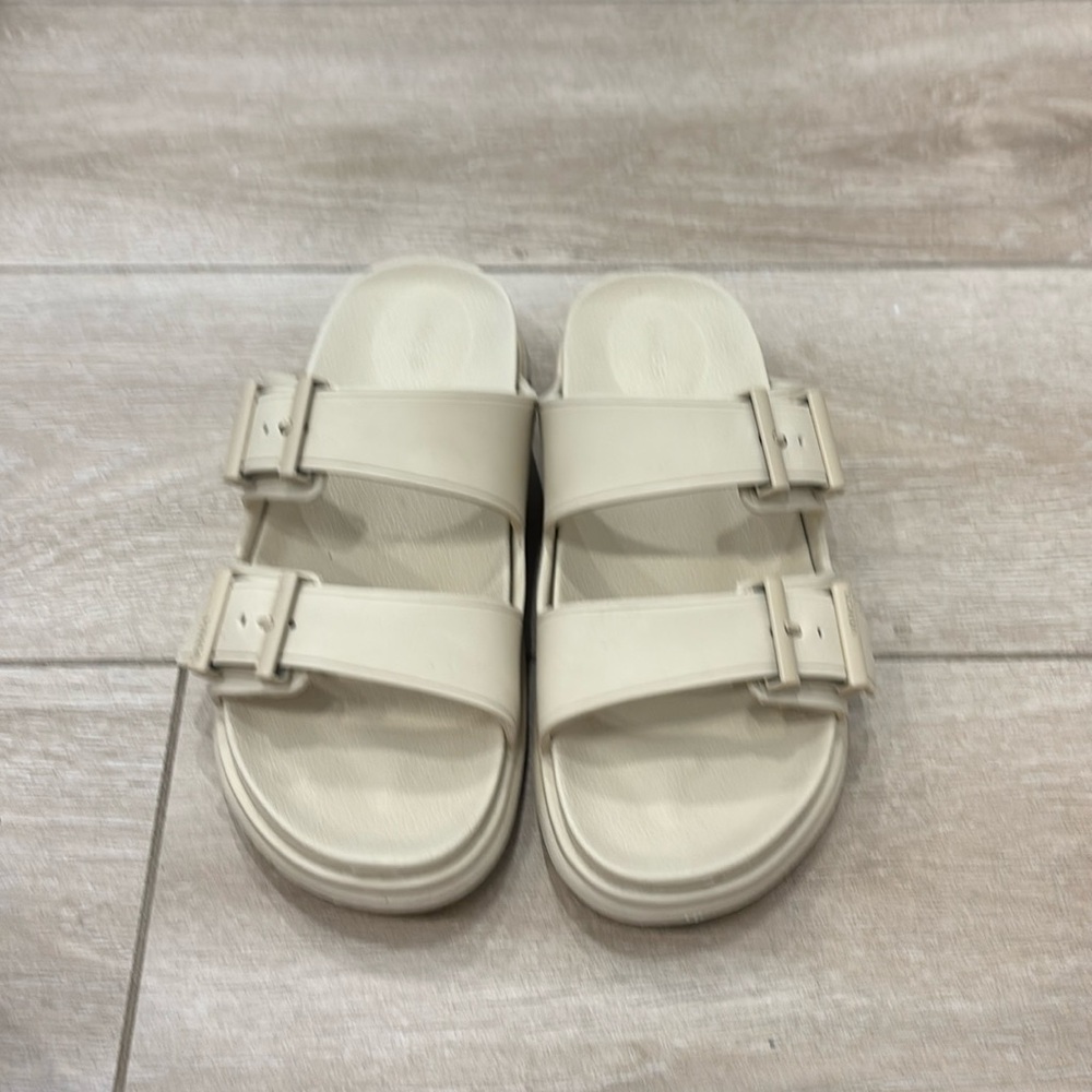 VINCE rubber double buckle waterproof sandals. Worn once to beach. RARE FIND